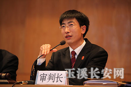抚仙湖畔的"最美法官"-澄江长安网-云南长安网 玉溪