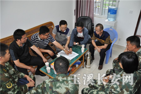 新平县相关领导调研戛洒镇专职消防队营房建设