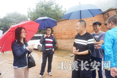 玉溪市委政法委领导到澄江调研 百村示范、千