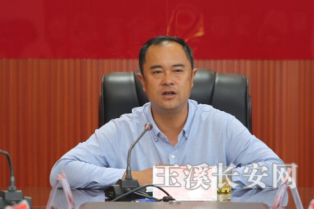 易门县委书记县长吴渔琛调研政法工作