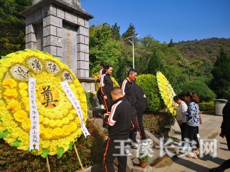 人社局祭英烈活动