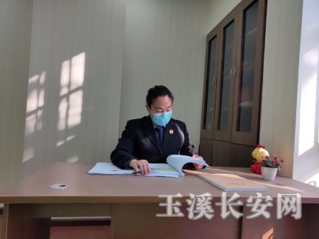 1江川区未检检察官王敏书面阅卷