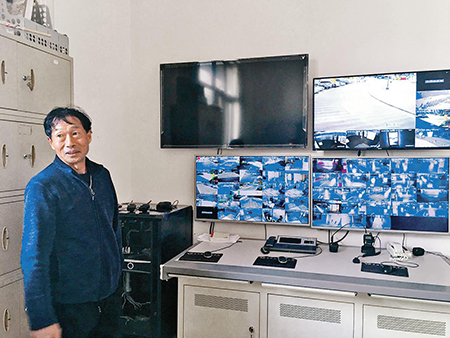 Ϊ������˽����Ϫʱ���㳡���ڵĸ߿�׹������ʾ��ƽʱ�ǲ���ʾ�ġ�