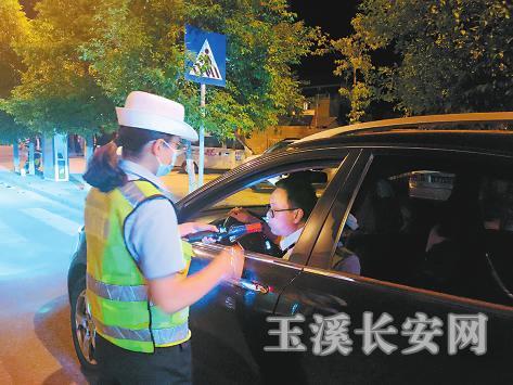 持续开展夜查行动,严管酒驾醉驾等交通违法行为。