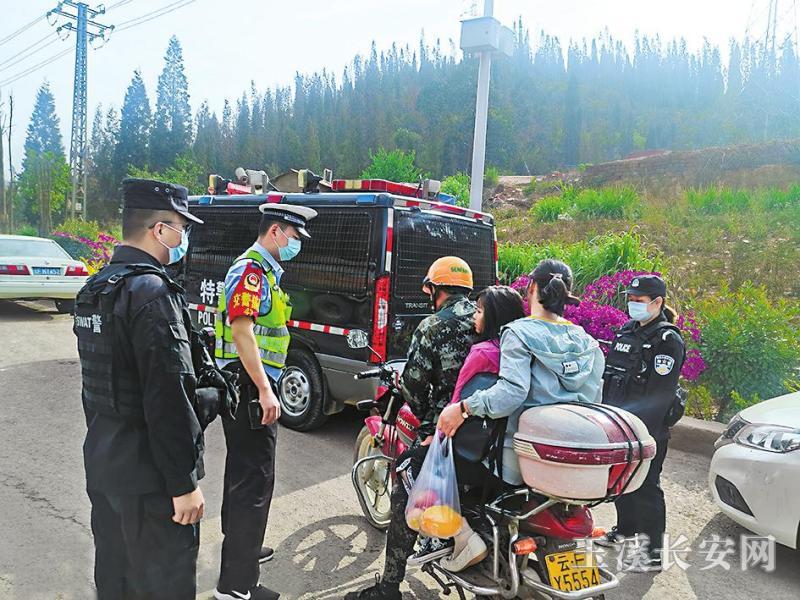 多警种联动,强化路面管控。
