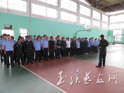 春和派出所开展学校保安人员培训加强安保队伍