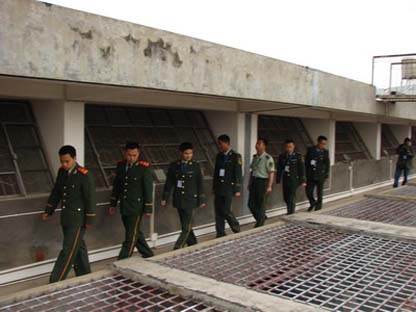 官兵们认真听取了看守所所长