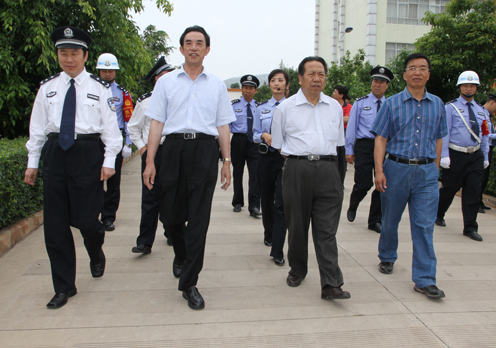 全国人大内务司副主任姜兴长到玉溪调研禁毒工作