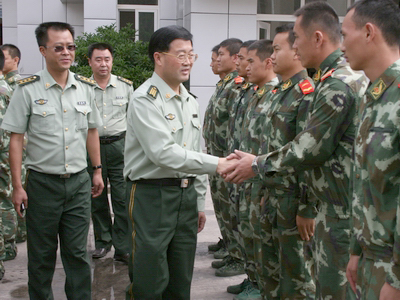 总队陈育坤政委亲率帮扶组深入玉溪基层消防部队督导三基工程建设及残