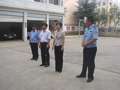 易门县委书记方志鸣县长周映海中秋佳节前亲切慰问消防官兵